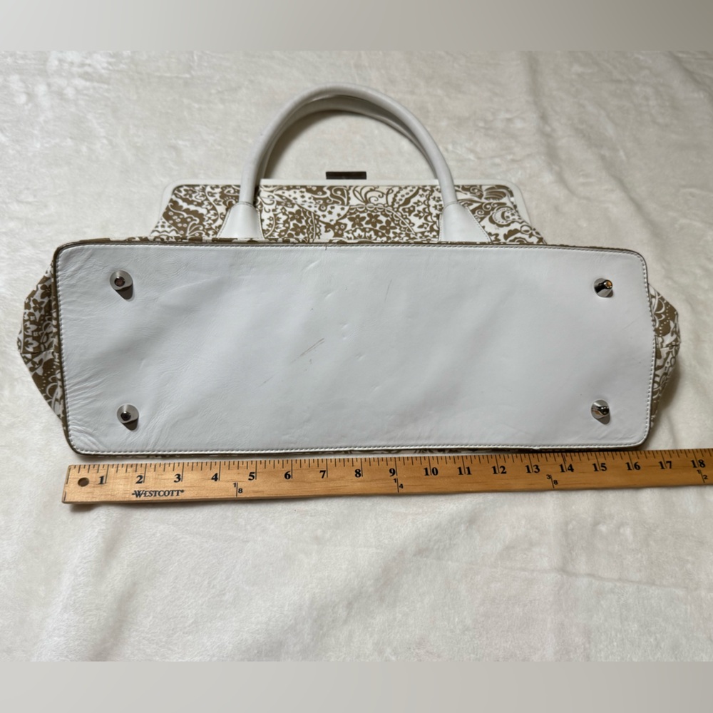 Express White & Light Brown Paisley Fabric Oversized Satchel Bag. Express clasp - Picture 4 of 15